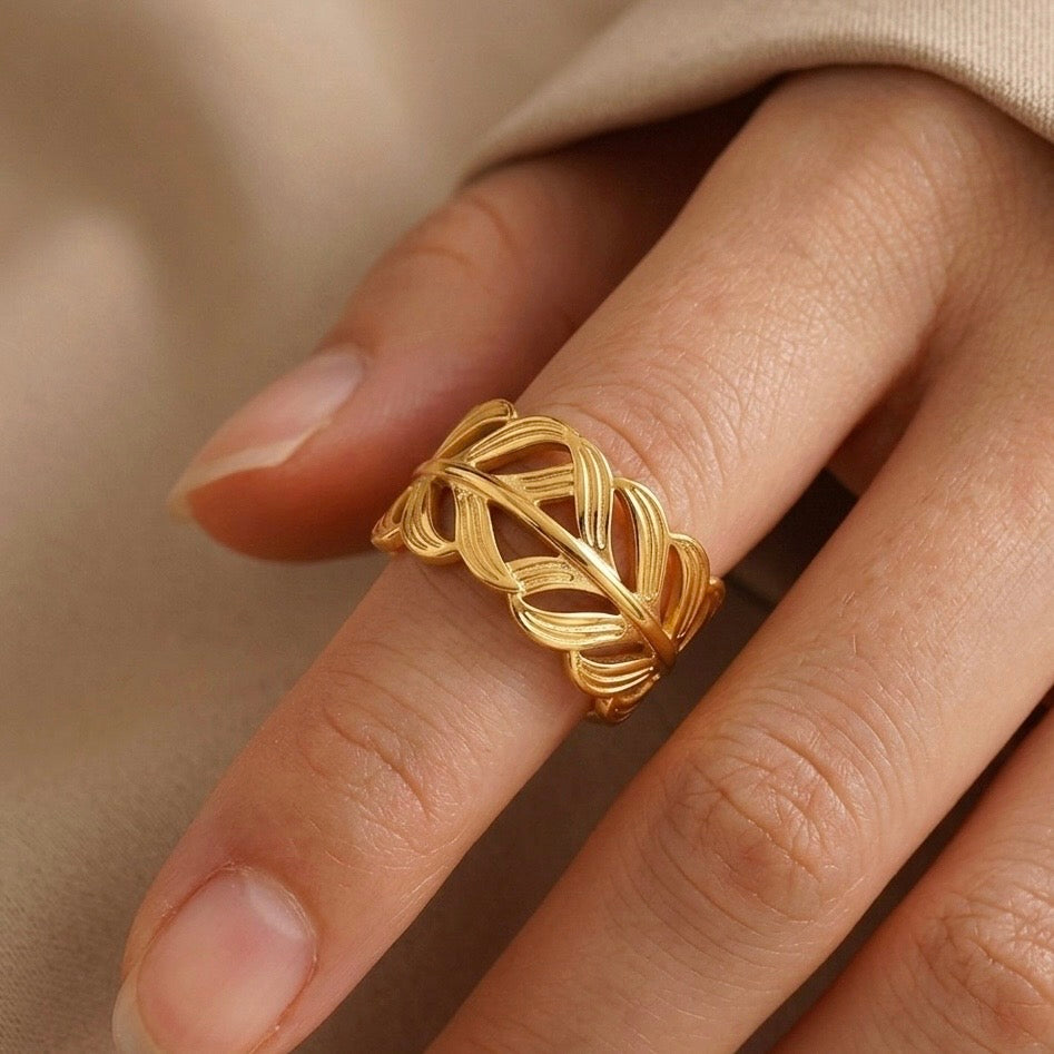 Gold Laurel Leaf Filigree Band Ring